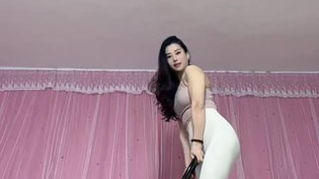 #正常瑜伽动作无不良引导 #瑜伽女孩 #一字马 #做个很哇塞的女孩 该来的都在路上，一切刚刚好