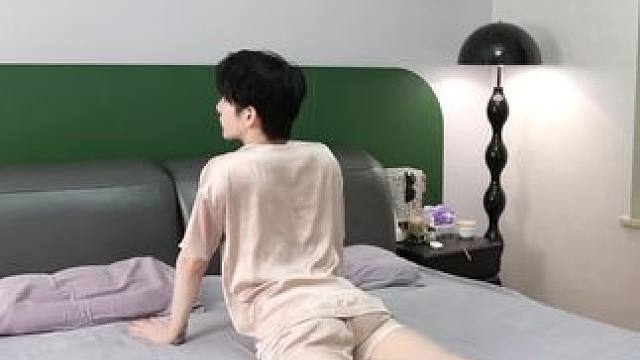 每天床上必练的瘦背动作无打扰 静态开美背#开肩美背 #瘦背 每天床上必练的瘦背动作无打扰 静态开美背