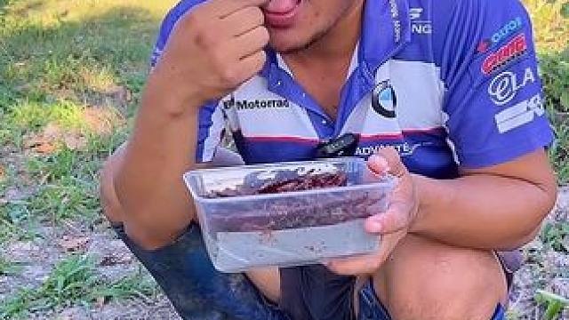 户外吃香米饭团烤猪肉干 #泰国美食 #泰国生活 #户外美食 #美食