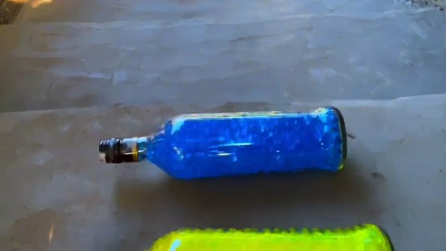 楼梯滚瓶子爆破解压时刻