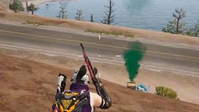 队友带妹中途暴毙，只剩主播一人力挽狂澜，最后时刻极限反应吃鸡 #和平精英教学  #和平精英流浪地球 