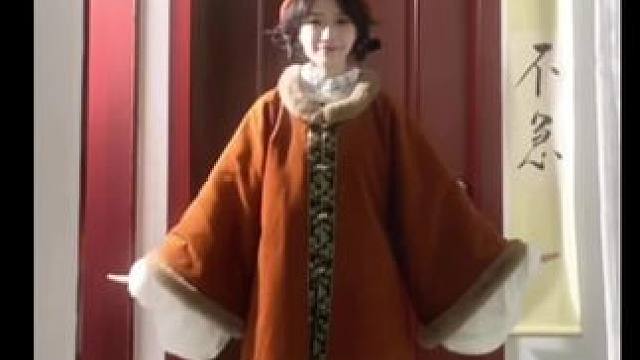 才发现小鹅的嘴巴好适合放手机！！ #一学就会系列 #国风古韵 #国风合伙人