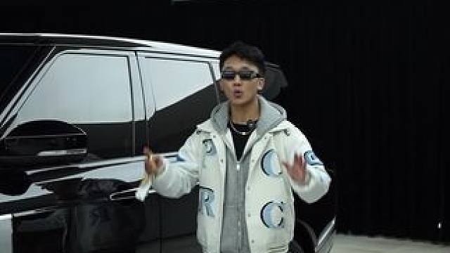 30万买来的揽胜花两万多升级开出100多万的气场你觉得值不值？#路虎揽胜 #揽胜改装 #成都路虎改装