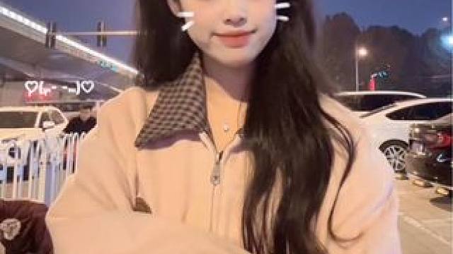 凑个热闹~#手势舞 #让我们一起凑热闹