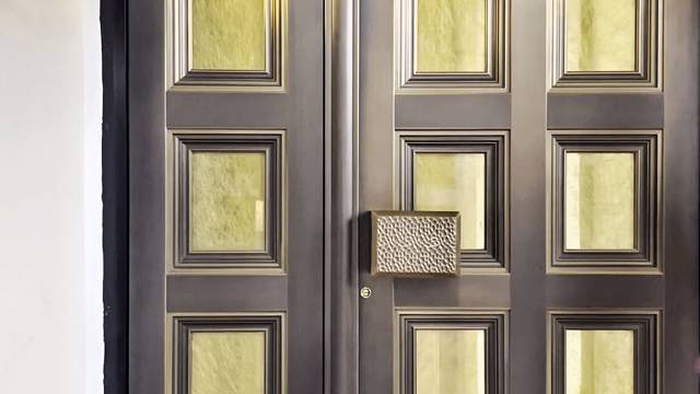 高端大气上档次，美观精致，是守护与品质之选。#TINNO帝诺系统入户门 #别墅门 #系统门#偏轴门#