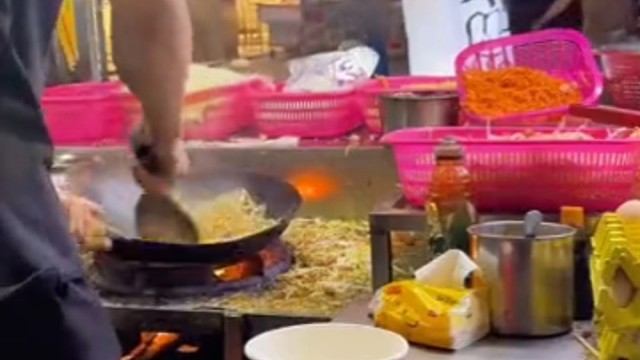 感谢对面的黑丝美女吧