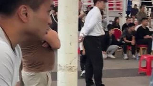 看队友比赛累得很#现场实拍 #比赛现场 #我的生活日记 #团队力量