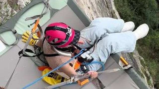 冬天的贵州一样很好玩儿 你说冬天玩水不合适，那我就带你玩玩别的吧。你看看这个合不合适呢？