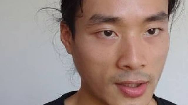 学会分配好每日的饮食时间 很多人因为某种原因选择一天只吃一顿，或者为了享受口腹之欲的短暂快感而选择长