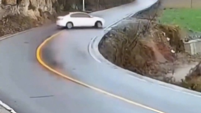 三种车型过弯道