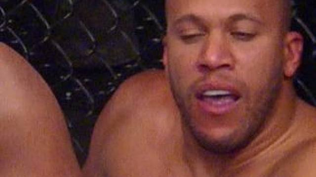 被更高次元降维打击的无能为力感......#UFC309 #琼斯vs米欧奇