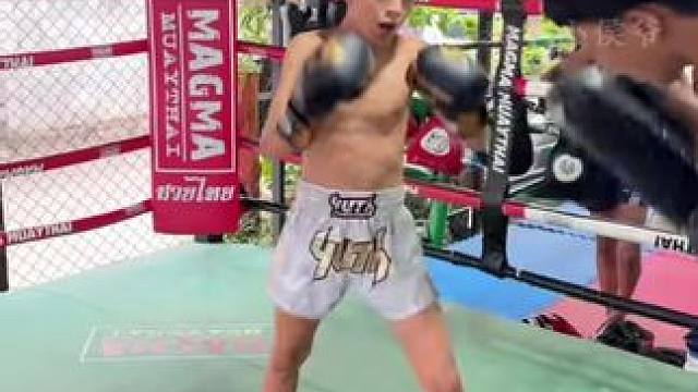 #泰拳 #格斗 #暴力美学 #台上一分钟台下十年功 #日常训练