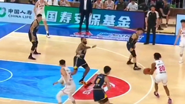 广东88-68击败广州，阿姆斯23分，吉伦沃特22分