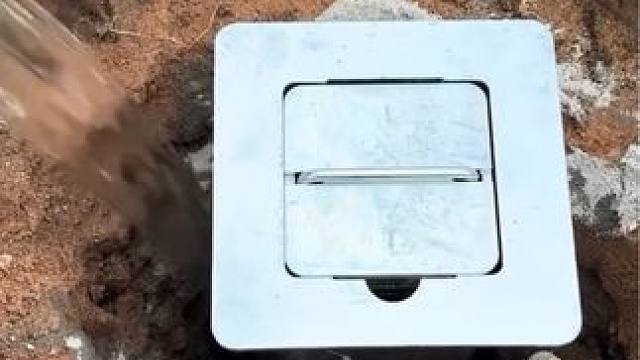 庭院家庭式停车桩安装工程。 #停车桩 #私家车位 #实用工具 #解压视频 #高性能实用工具