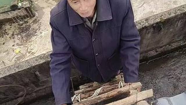 专业换瓦#瓦屋面 #专业的事情交给专业的人来做 #施工现场实拍 #上热门