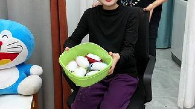 神奇的粘毛器!不仅能轻松清理头发和猫猫狗狗掉落的毛发，水一冲就干净能继续用了 #粘毛神器  #养猫人