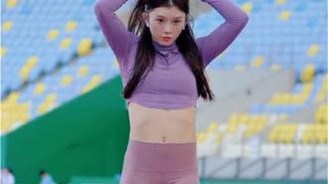 霸气十足的吴艳妮，走路非常霸气侧漏，非常有架势 #田径美女 #田径运动员吴艳妮 #吴艳妮