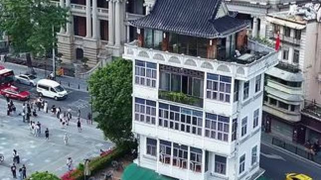 这栋霸气房子，马路都要绕着修，历经百年屹立珠江边，至今没人敢拆，你知道它背后的故事吗？#旅行推荐官 