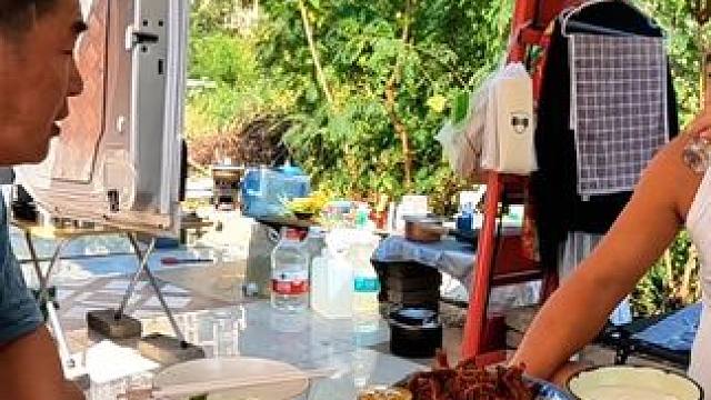 河南大哥不喝了，沙师弟一个人喝点#户外露营 #自驾游