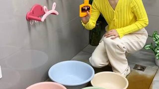 #兔耳脸盆架  可以收纳多个脸盆，家里的鞋刷都可以挂上去，还不占空间#免打孔  #小兔脸盆置物架