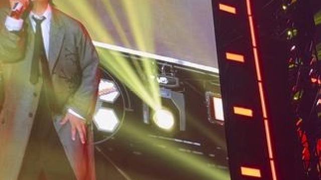 孙楠朝我这个方向走来瞬间，让我沉睡已久的❤️跳动了两下 #孙楠 #演出现场视频 #嗨翻全场