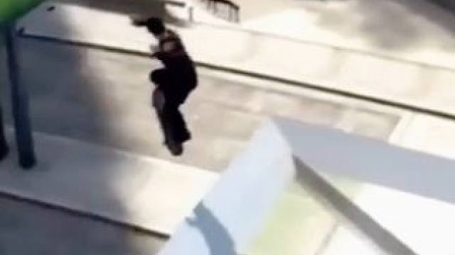 《怪味光环》点击左下角链接，下载书旗小说，即可看到后续