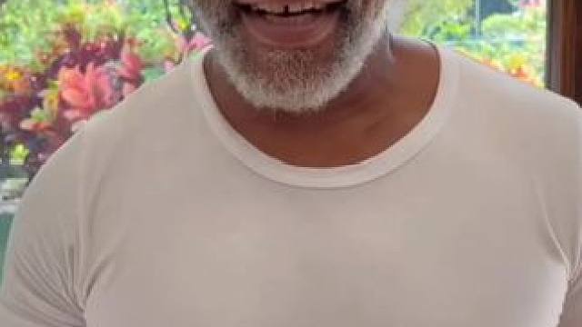 泰森虽然老了，一般人还是打不过他#我要上热门 #泰森#拳击