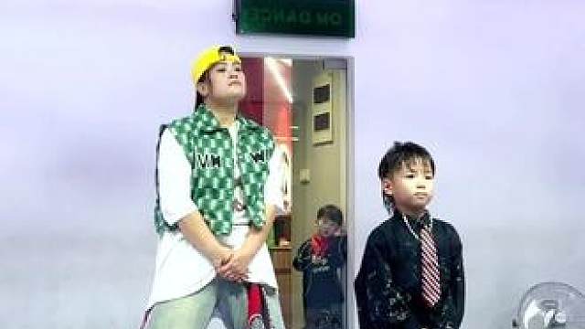 樱哥编舞 哪有什么天生就会，眼里的光是热爱与练习的积累～#hiphop基础 #原创编舞 #会跳舞的小