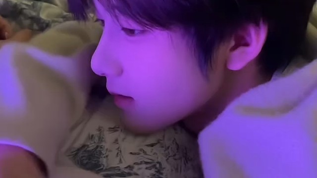 姐姐们，喜欢乖乖的小奶狗吗