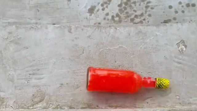 楼梯滚瓶子爆破解压时刻