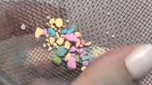 《怪味断亲》点击左下角链接，下载书旗小说，即可看到后续