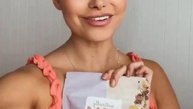 椰子油和椰枣汁烘焙的格兰诺拉！一份只有217大卡 为了研发一款既饱腹又低食物密度的格兰诺拉麦片，我其