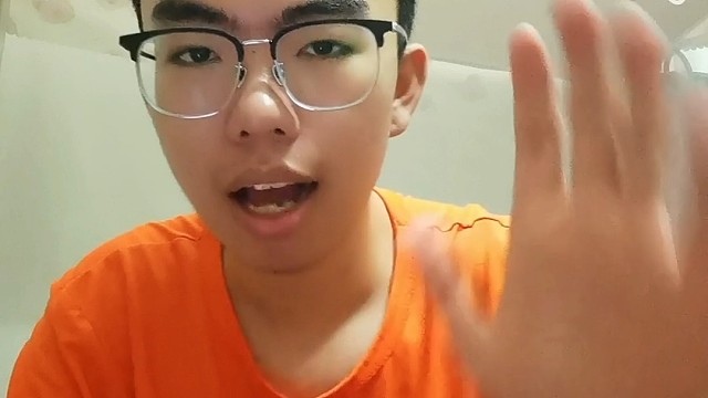 哈喽，我是帅合鸟，06年的小伙子，初三辍学在家。爱散步唱歌，不烟酒，性格逗趣。虽啃老中，但心怀梦想，