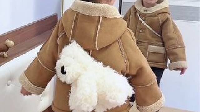 天气渐渐转凉，早晚温差大，赶紧给孩子换上秋冬款的中筒棉袜#萌娃穿搭 #穿搭 #袜子 #儿童加绒袜子