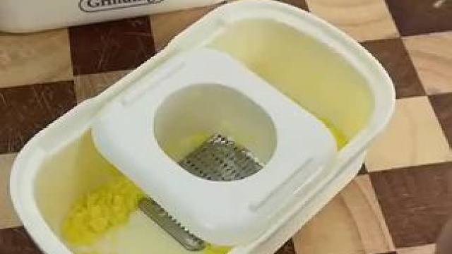 又能研磨又能切片的姜蒜研磨器见过吗？？ #厨房必备神器 #姜蒜研磨器 #蒜泥神器 #切片器