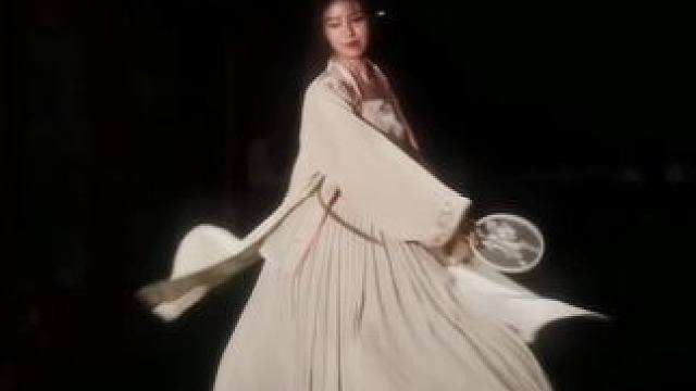 看花落了枝头 飘零久#古典舞 #氛围感 #古风舞蹈