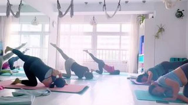 60 分钟深度扭转瑜伽，让你5分钟看完，喜欢记得点赞收藏哦，喜欢口令讲解版的亲们，下方评论区留言告诉