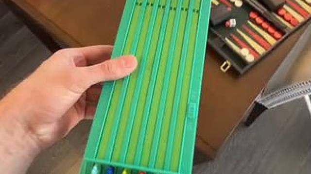 朋友：现在聚会摇骰子过时了，都玩赛马了~ #玩个很新的东西 #聚会游戏