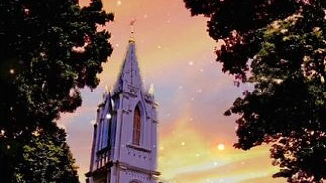 没有身份的占有欲最可笑、没有资格吃的醋最酸、我有一万种想见你的理由、却唯独缺少了一个能见你的身份、这