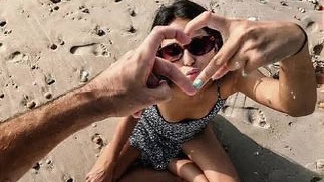 情侣海滩创意自拍技巧分享 #干货分享 #日常vlog #情侣拍照姿势 #氛围感情侣照片 #情侣拍照手