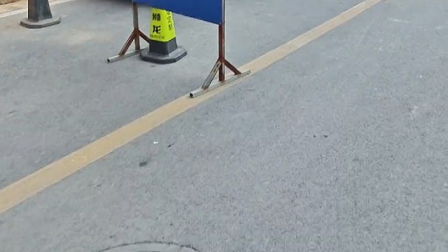 果然连小孩都会忍不住驻足拍照