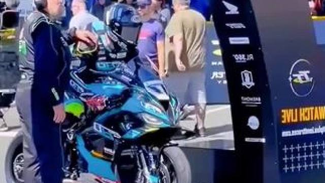 #motogp #曼岛tt #贴地飞行 #跑山压弯 #摩托车比赛