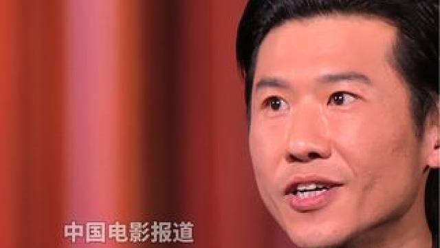 #王骁金鸡奖最佳男配角 王骁发表获奖感言时，哽咽感谢已故父亲王群：父亲是我的表演启蒙老师，他告诉我的