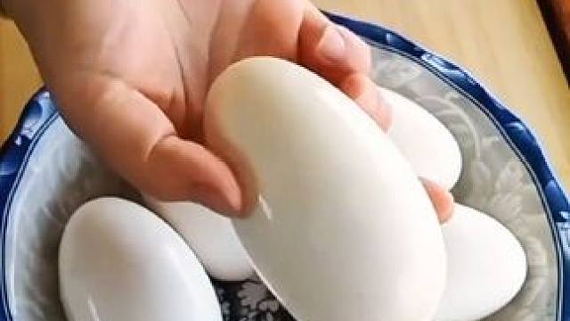 农家散养土鹅蛋，个大Q弹好营养#鹅蛋 #优质农产品 #鹅蛋的营养价值