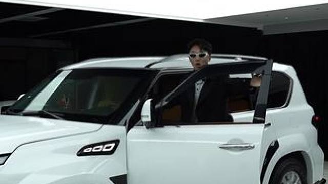 18万买的途乐花3万多改出来这么帅？还买什么酷路泽！#途乐 #途乐改装 #途乐黑鹰包围