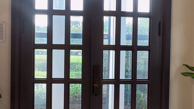 阳光倾洒照亮每一处#中宝天一铜门#铜门#苏州#别墅门#偏轴门