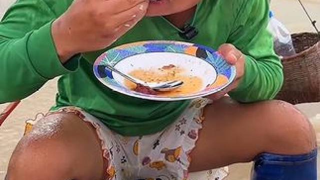 香米饭臭鱼汁铁锅炖鱼 #泰国美食 #户外美食 #泰国生活 #美食