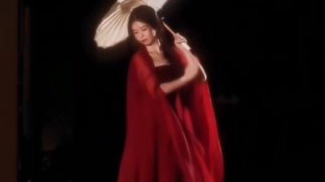 我欲迎风再留住几步 怎舍寒风吹动我痛处#所有思绪被困在江南烟雨中 #谁能懂这个版本的游山恋