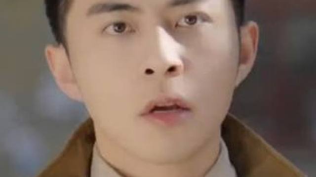 女主穿越到七零年代，在火车上被人贩子盯上，意外邂逅帅气机长 #新剧来袭 #热剧推荐 #千年剧场 #d