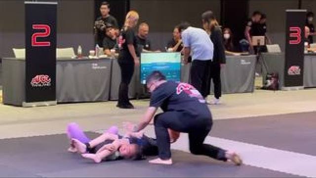 嘿，你知道长江西路那的搏击虎格斗健身不？咋不知道，现在私教体验只要39.9元呢！这么便宜啊，而且过期